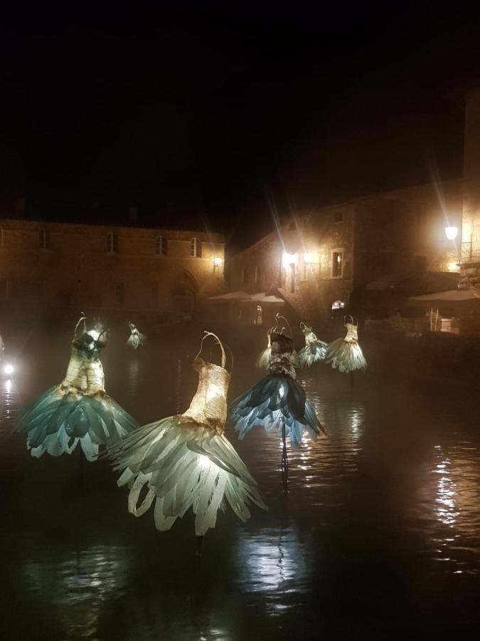 Отель Dimora In Francigena Сан-Куйрико-д'Орча Экстерьер фото