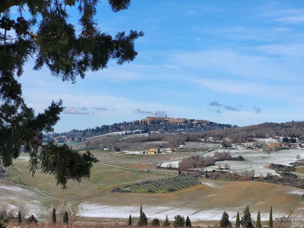 Отель Dimora In Francigena Сан-Куйрико-д'Орча Экстерьер фото